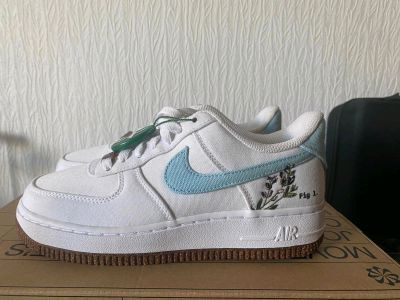 Damen Nike air force 1 Gr 35,5 Neu in Zorbau