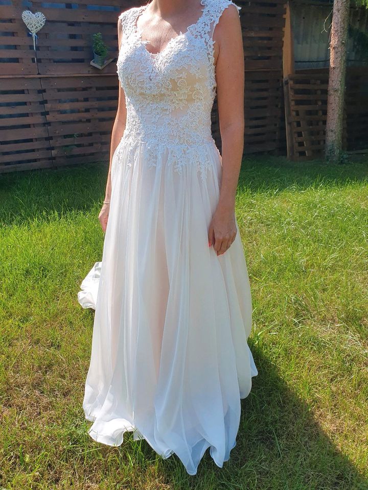 Brautkleid in Erlensee