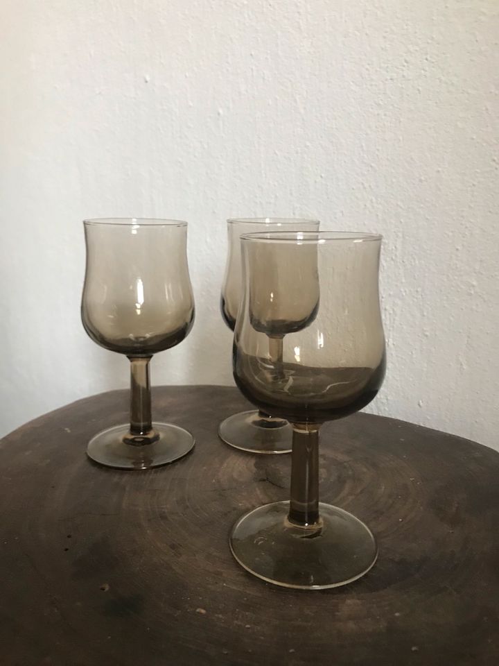 Vintage Gläser Weingläser 3 Stk. aus Rauchglas Luminarc/BP in Centrum