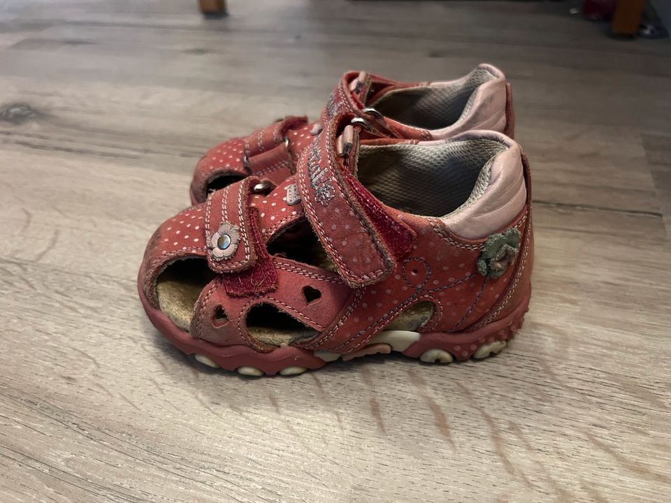 2 paar Schuhe , Halbschuhe Elefanten, Sandalen Größe 21 in Heidesee