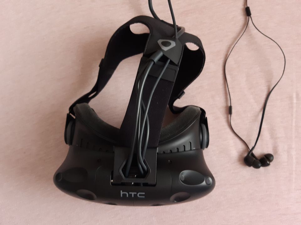 VR-Brille - HTC Vive + Stativ in Leipzig