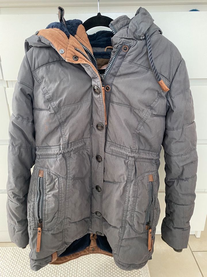 *WIE NEU* Winterjacke Parka Naketano in Biebertal