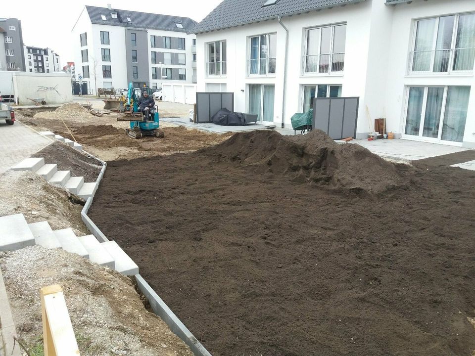 Rollrasen Erdplanierungen Gartenarbeit in Nürnberg (Mittelfr)