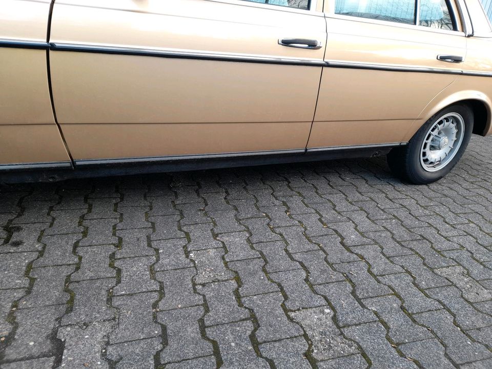 Mercedes 280E w123 in Wiesbaden