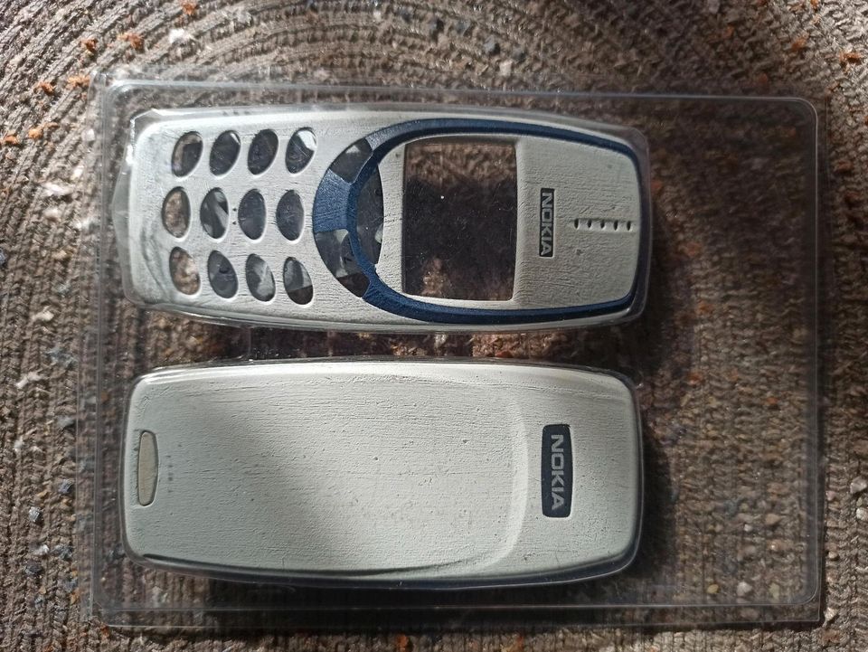 Handy Nokia 3310 mit Zubehör in Untersiemau