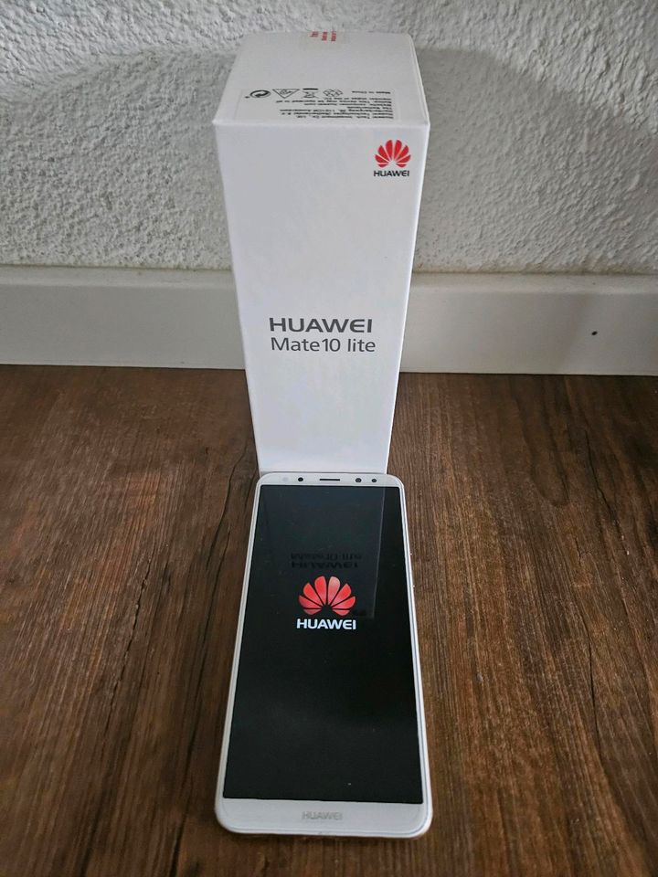 Huawei Mate 10 lite mit 2 Hüllen OVP in Markgröningen