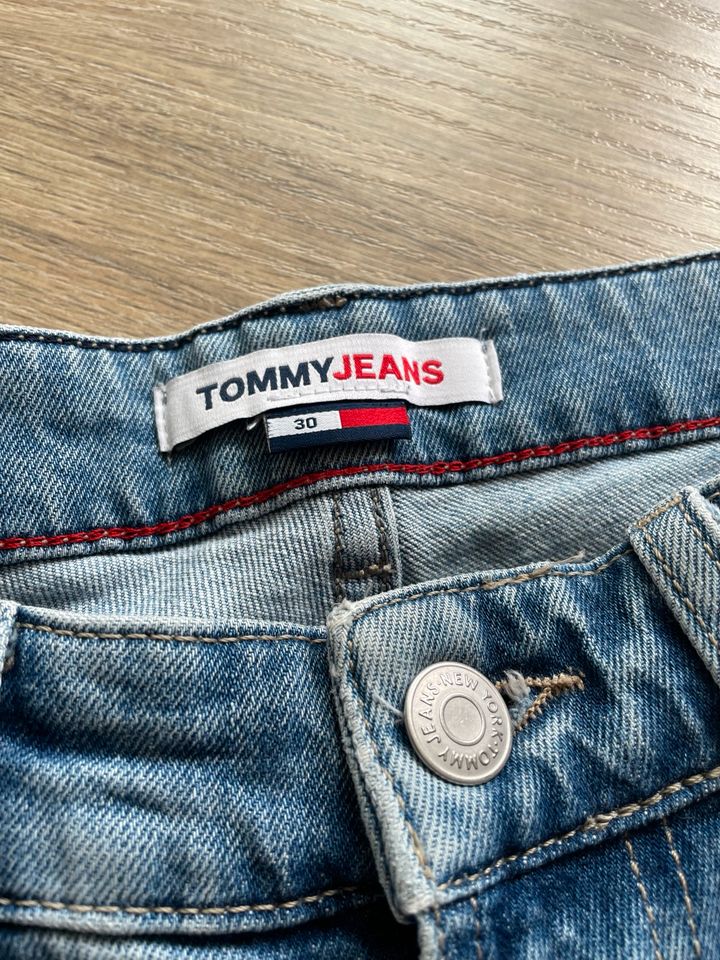 Tommy Hilfiger Jeans Shorts in Tonna