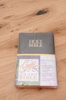 Holy Bible Buch (englisch) - OVP und neu Bayern - Augsburg Vorschau