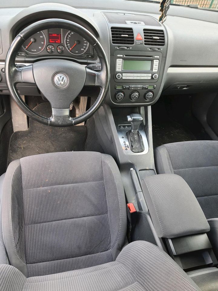 Volkwagen Golf 1.6 Automatik PDC SH Klimaautomatik HU+NEU in Jahnsdorf