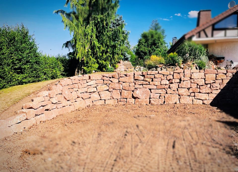 Natursteinmauer, Trockenmauer, Findlingsmauer in Hünfeld