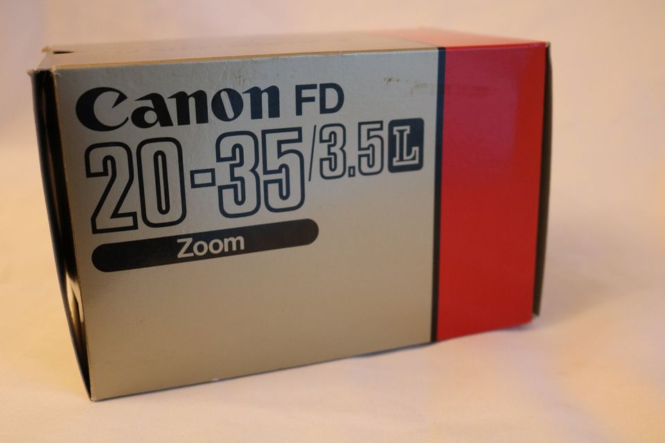 Canon Objektiv Zoom Lens FD 20-35mm f/3.5L mit Hood BW-72 in Moers