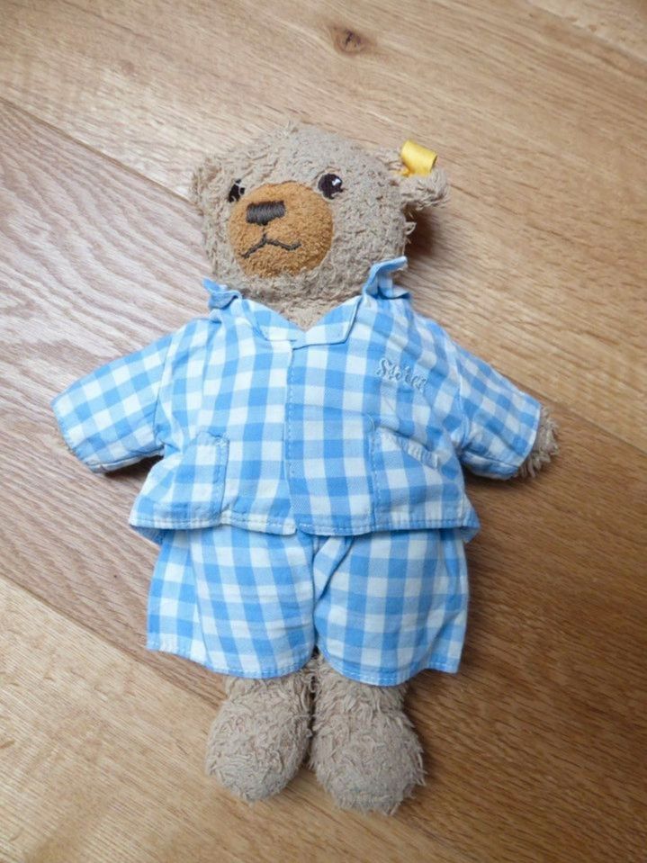 Steiff Teddybär Baby mit Schlafanzug. in Niedersachsen - Wolfsburg |  Kuscheltiere günstig kaufen, gebraucht oder neu | eBay Kleinanzeigen ist  jetzt Kleinanzeigen