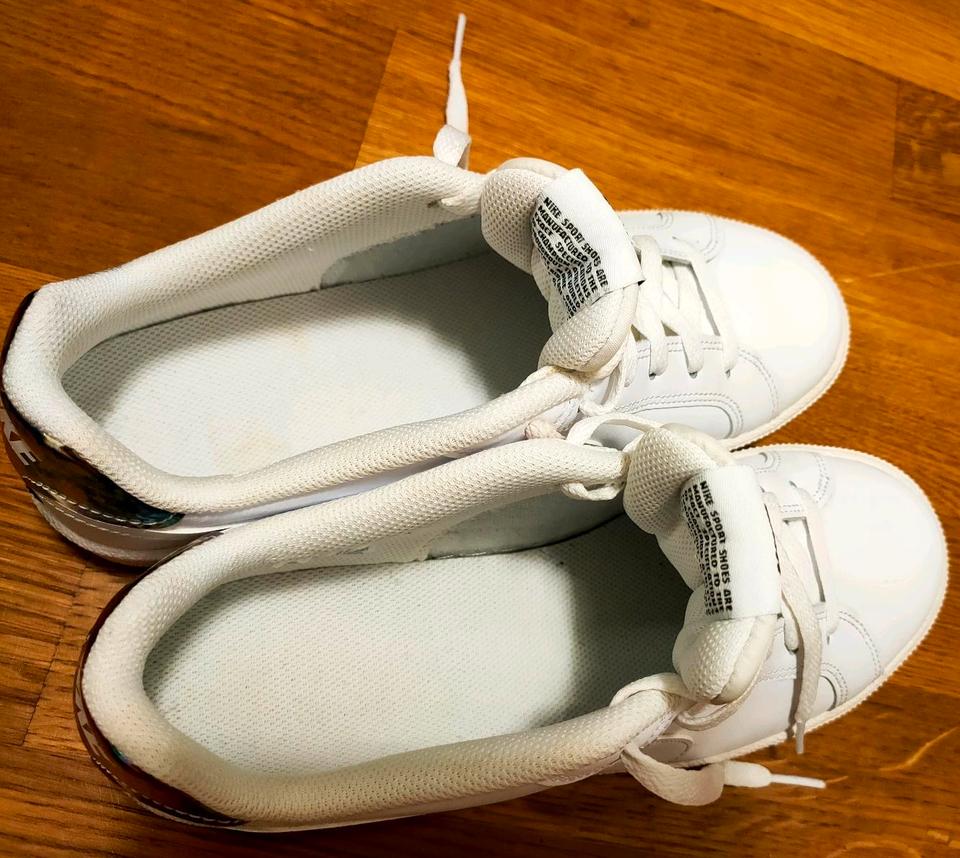 Nike Damen Sneaker Low Court Royale WMNS, Größe 41 / 9.5 in Rohrdorf