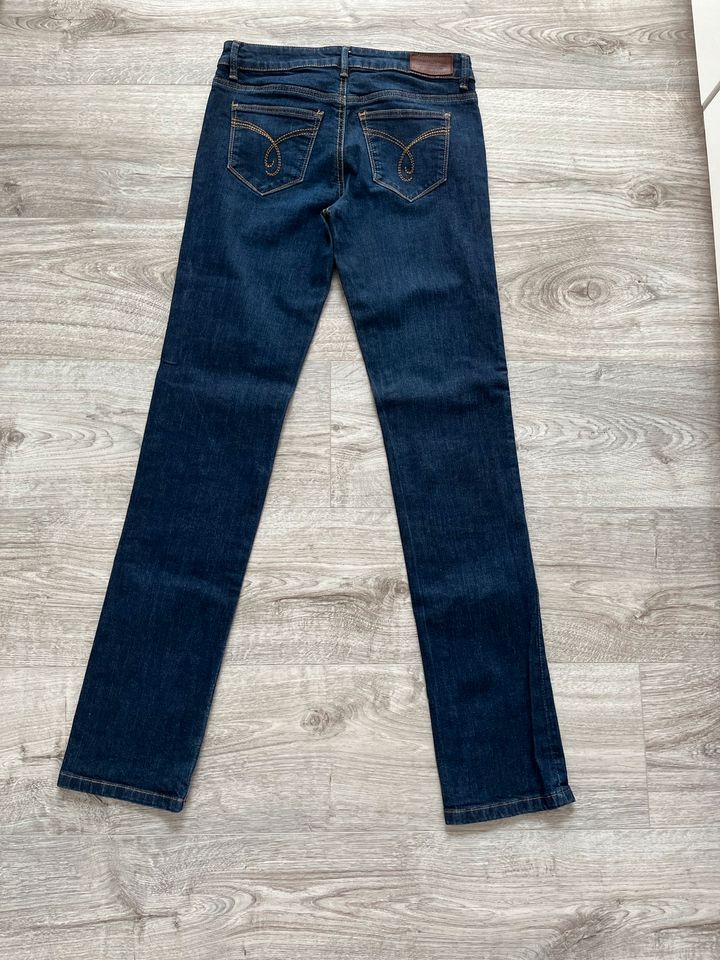 Esprit Jeans Damenhose W26/L34 in Leopoldshöhe