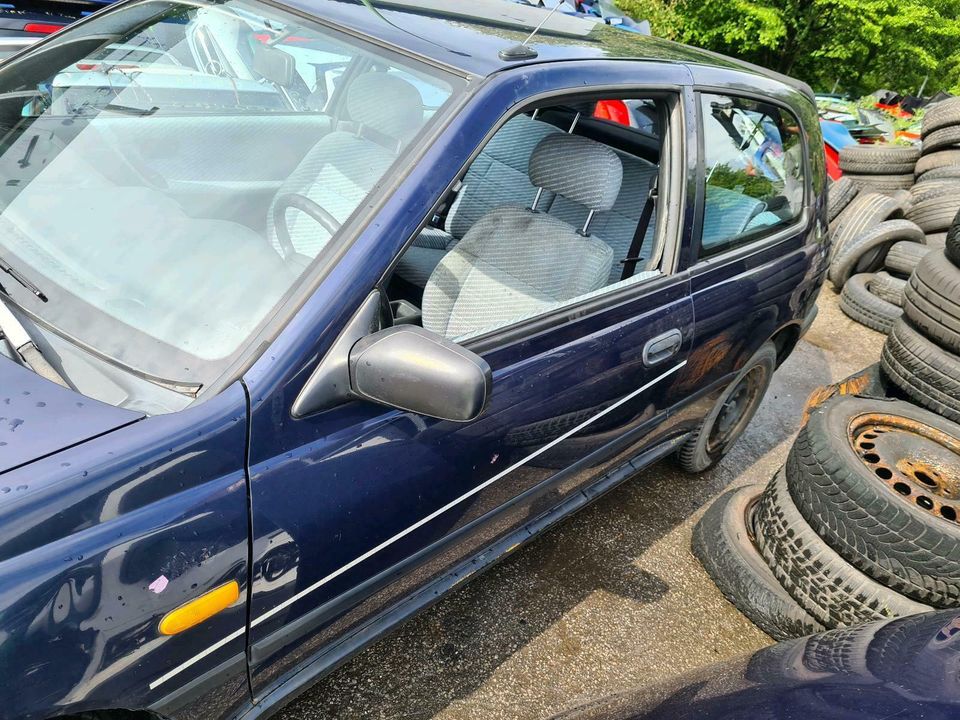 Nissan Sunny Stoßstange Kotflügel Motorhaube Tür Heckklappe in Gevelsberg