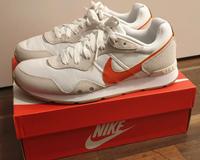 Nike Venture Runner Sneaker Damen NEU40 , 5  40,5  40 1/2 Niedersachsen - Nienburg (Weser) Vorschau
