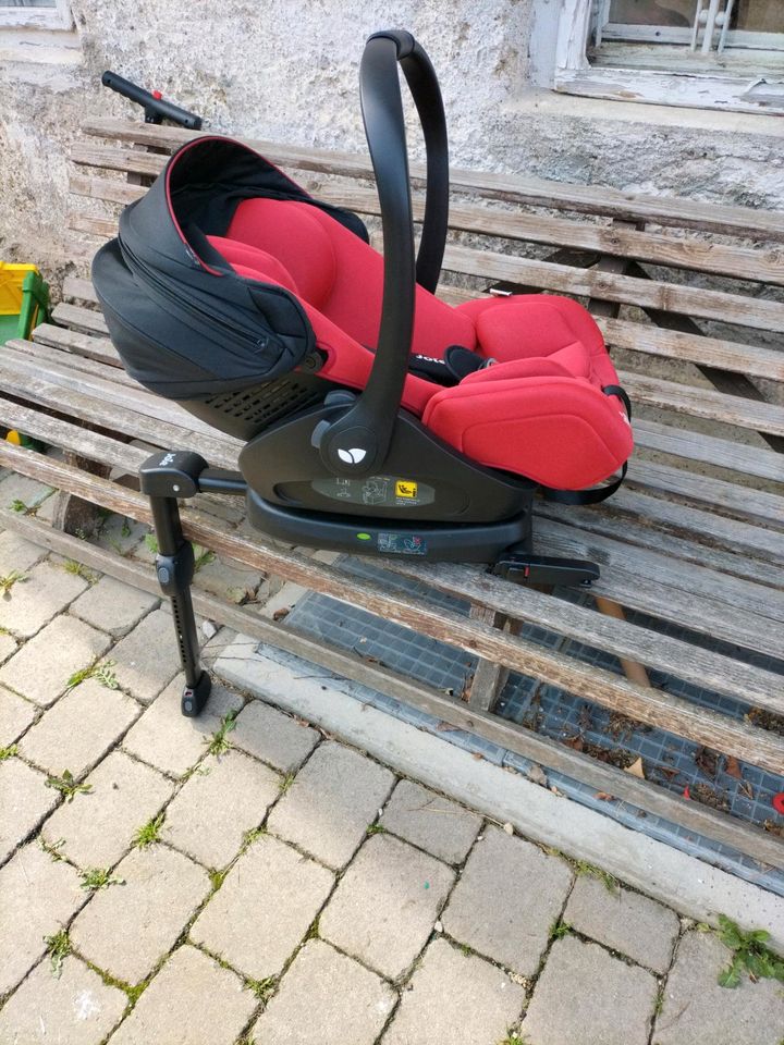 Joie igemm Autoschale mit Isofix Station in St. Georgen bei Traunreut