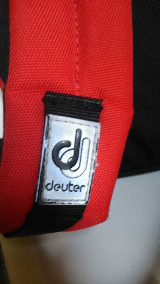 Cooler rot/schwarzer Rucksack von Deuter für Kinder in Bietigheim-Bissingen