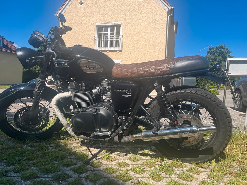 Triumph Bonneville T100 in Freilassing