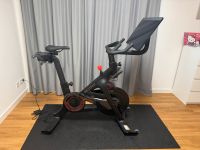 Peloton Bike + mit viel Zubehör Neuhausen-Nymphenburg - Neuhausen Vorschau