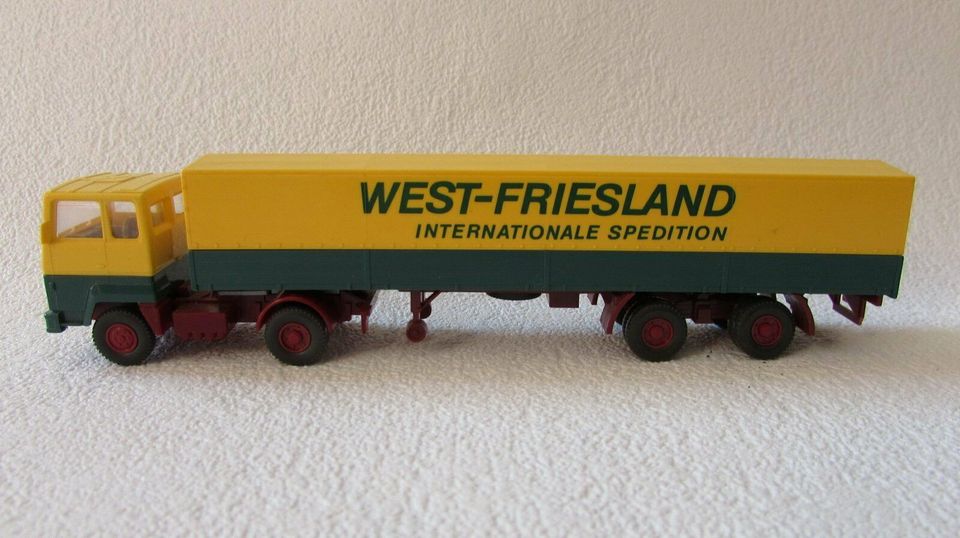 Wiking Ford Transconti West-Friesland Internationale Spedition H0 in Berlin