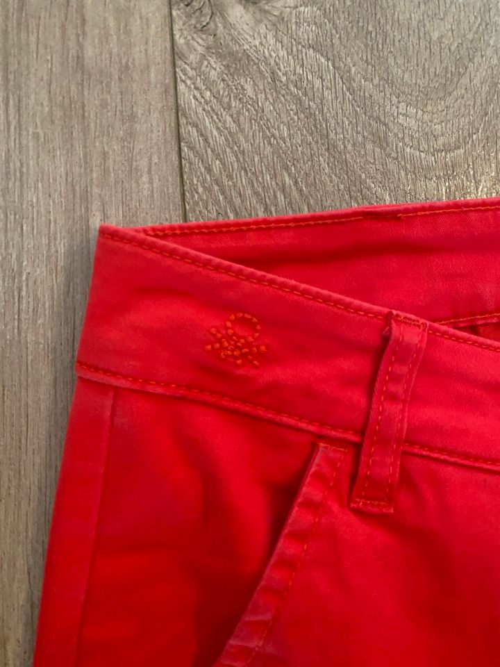 REDUZIERT ❤️ Chino Hose rot von Benetton Gr. XS 34 in Bad Homburg