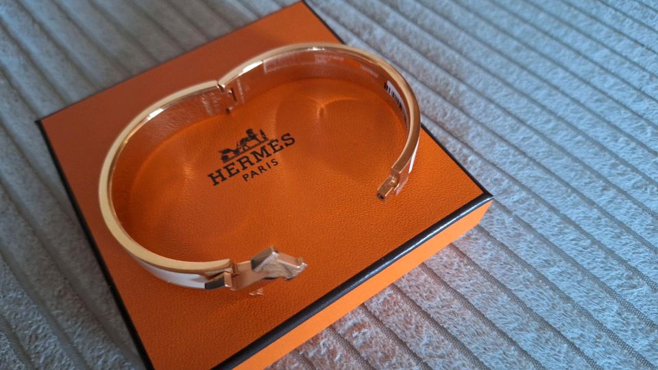 Hermes Clic Armband in Groß Mohrdorf