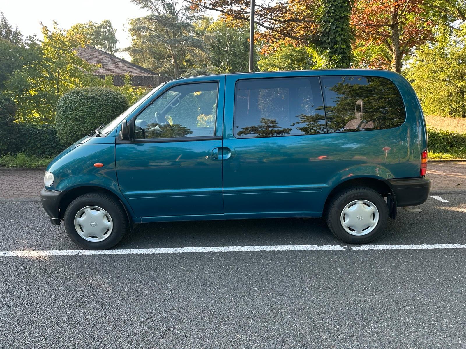 Abbildung des Autos Nissan Serena