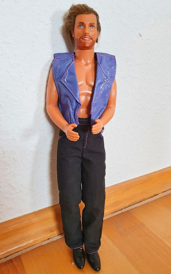 Original Barbie Kleidung für Ken, Streatwear in Halle