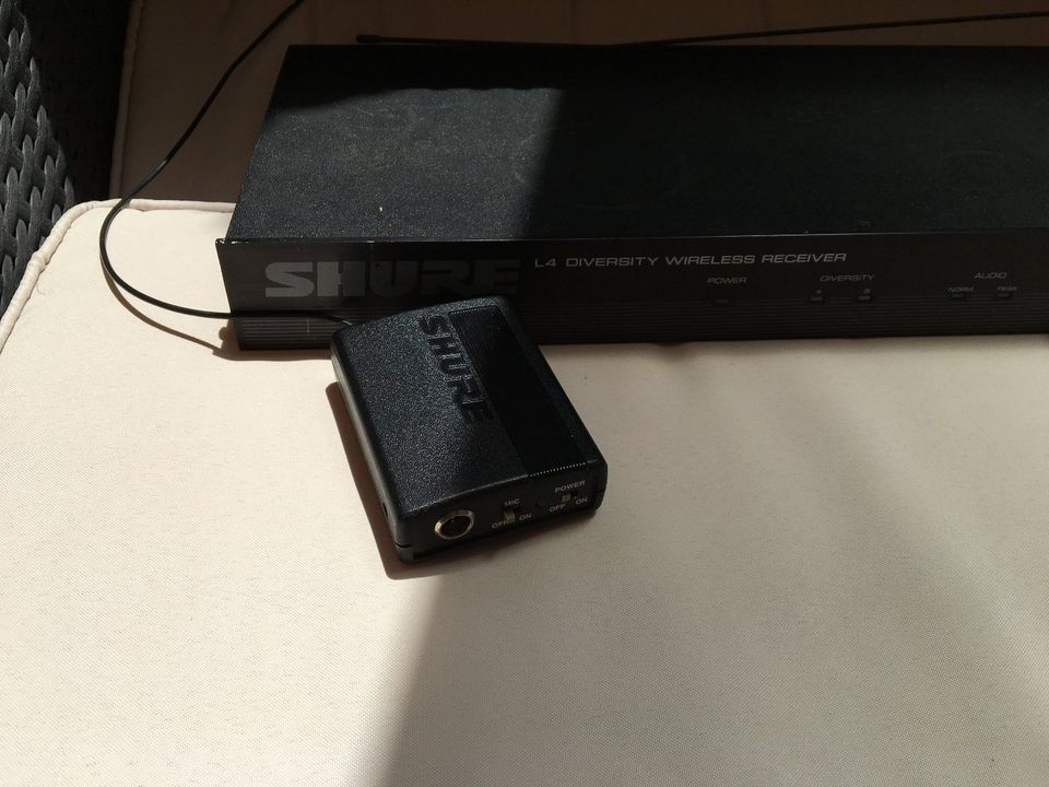 Shure L4  wireless Funk Receiver in Villmar