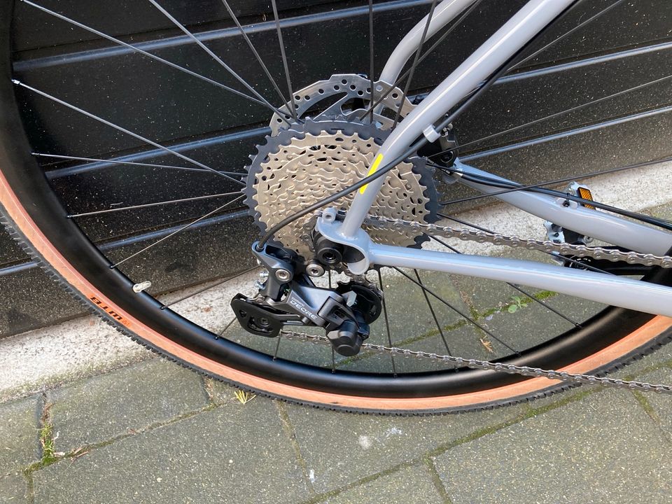Bombtrack Hook wmn custom Bike Gravel Gravelbike Flatbar Ritchey in Köln