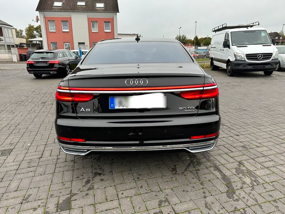 Audi A8 - 50 TDI quattro triptronic - R20 8-fach bereift in Bergheim