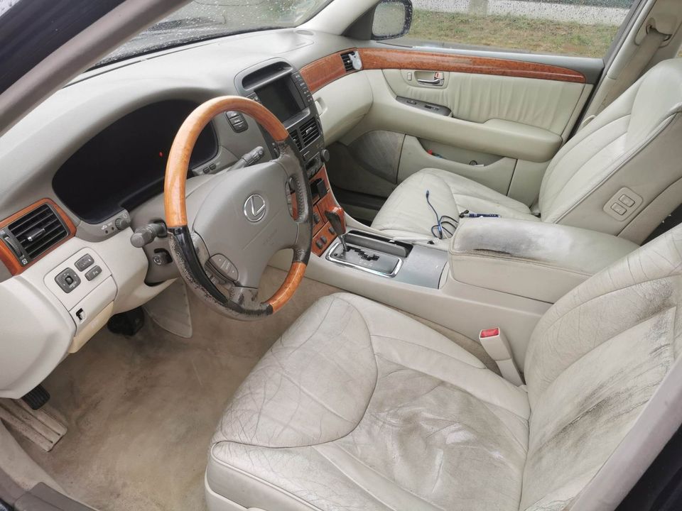 Lexus LS 430 President in Casekow