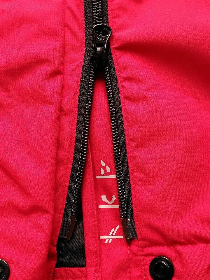 MAIER SPORTS Wasserdichte Damen Jacke mit Kapuze Gr. 36 Rot in Stutensee