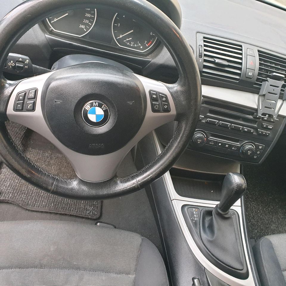 BMW 118i E87 Automatik in Nürnberg (Mittelfr)