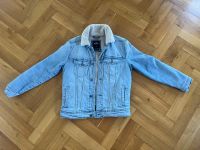 Hollister Jeansjacke in Größe S Hessen - Herborn Vorschau