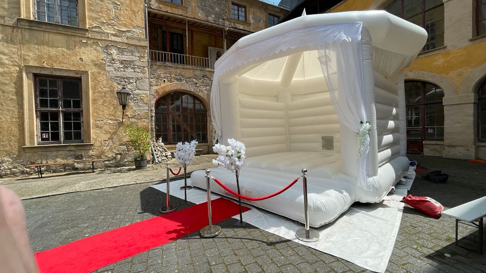 Hüpfburg Hochzeit Hochzeitshüpfburg  6x5,5m inkl Musik, Licht in Braunschweig