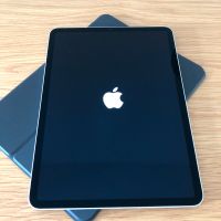 Apple iPad Pro 11" 2. Generation 128 GB mit Hülle Sachsen - Höckendorf Vorschau