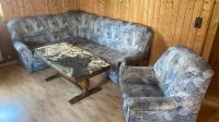 Couch mit Sessel und Tisch gegen kleine Aufmerksamkeit abzugeben Bayern - Maroldsweisach Vorschau