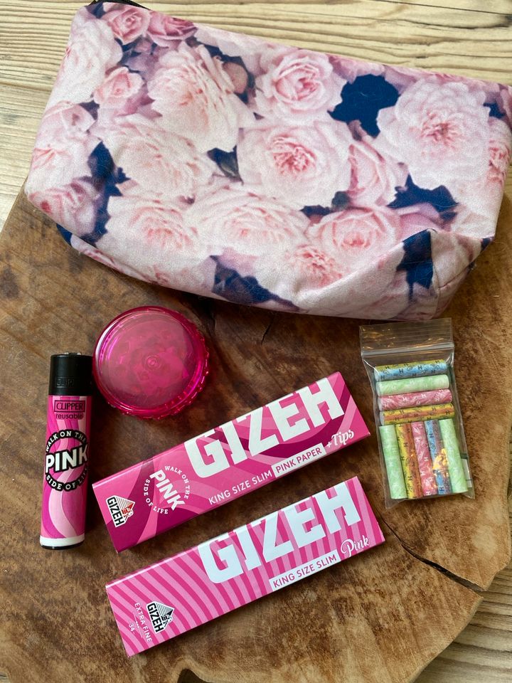 Rosa Stoner Girl Set mit Tasche! Clipper, Grinder, Sticker in Offenbach