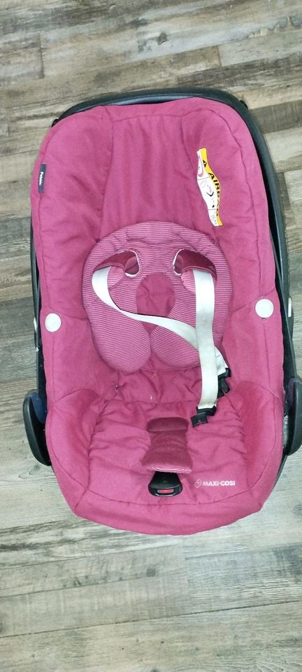 Maxi Cosi Babyschale mit Isofix in Bad Bramstedt