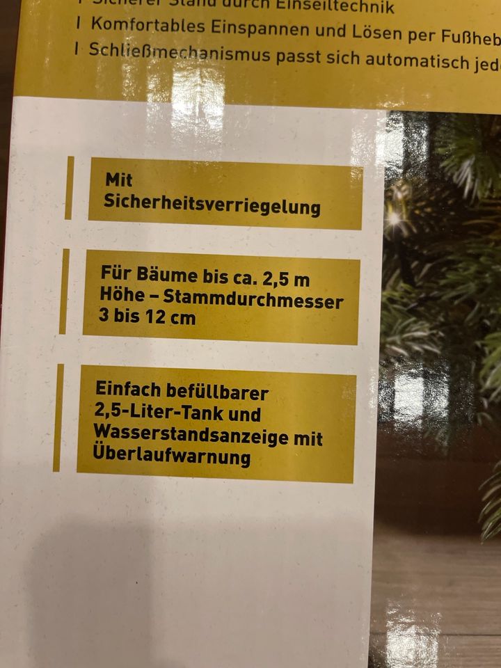 Weihnachtsbaumständer in Ettenheim