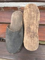 Holzpantoffeln DDR-Zeiten Sachsen-Anhalt - Köthen (Anhalt) Vorschau