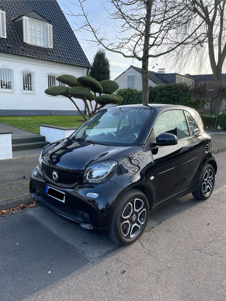 SMART FORTWO * BJ: 2015 * TÜV 11/2025 * 15“ FELGEN * PANORAMADACH in Solingen