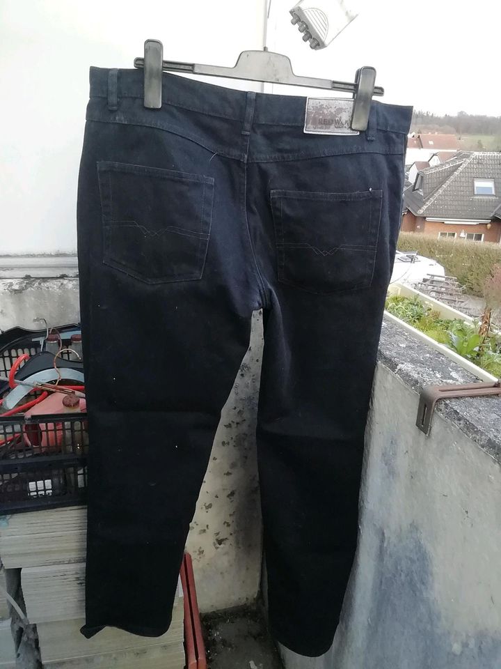 Herren Jeans RED WOOD schwarz Gr. 36/30 zu verschenken in Hemer