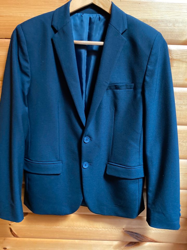 Anzug +Hemd große 164 zu verkaufen in Holle