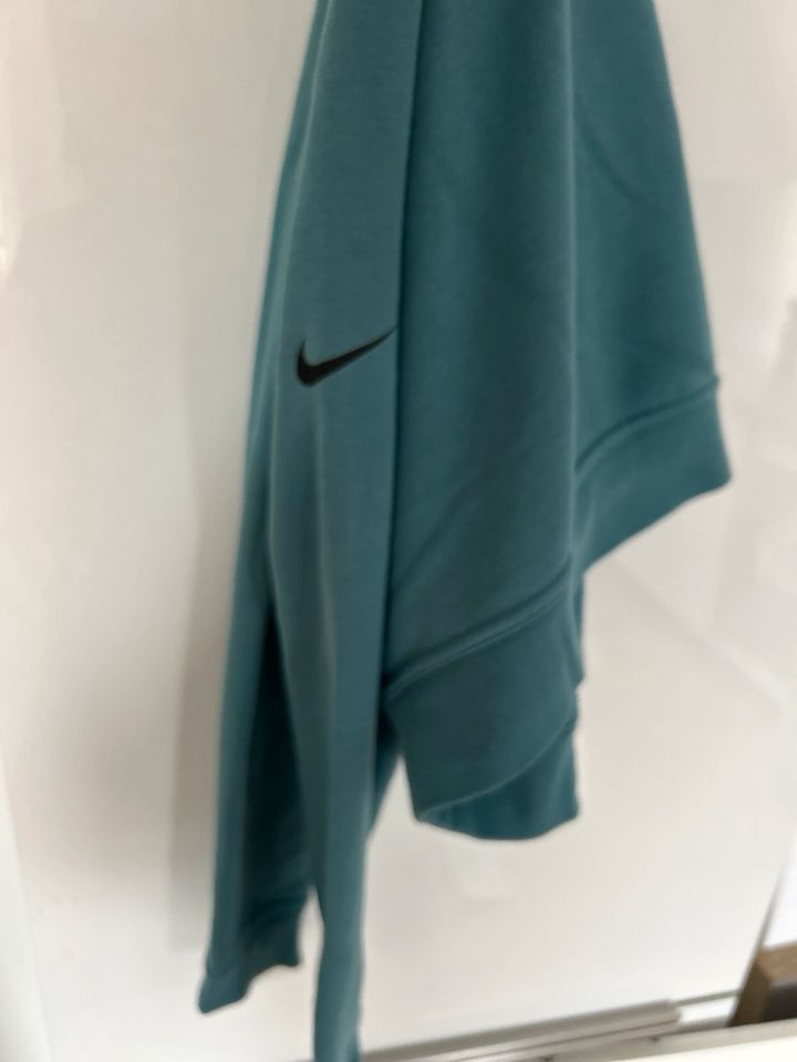 Pullover Sweatshirt Nike dry fit 38 40 M Petrol in Rosbach (v d Höhe)