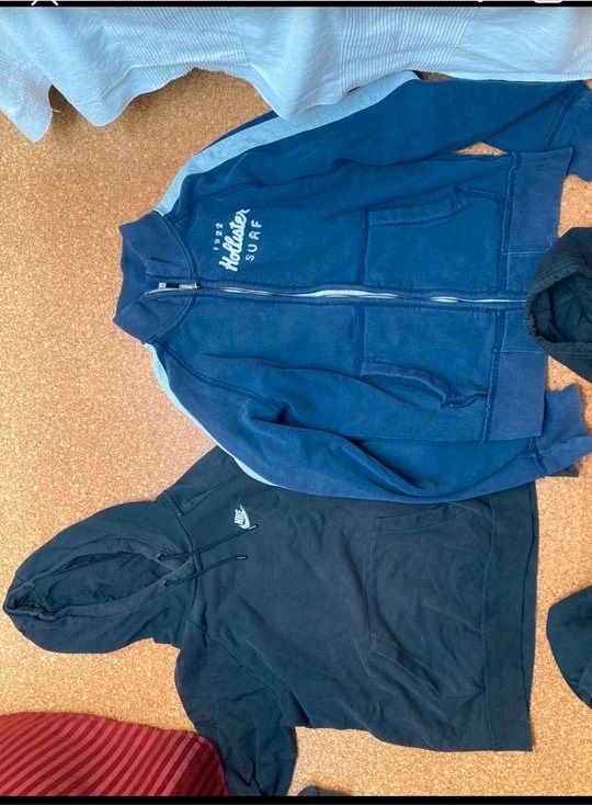 Hoody Kaputzenpulli  Nike. Holister, Levi’s in Dreieich