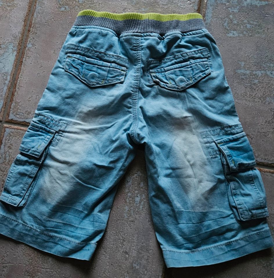 Bermuda-Jeans längeres Bein im hellerem blau Gr. 128 in Nünchritz