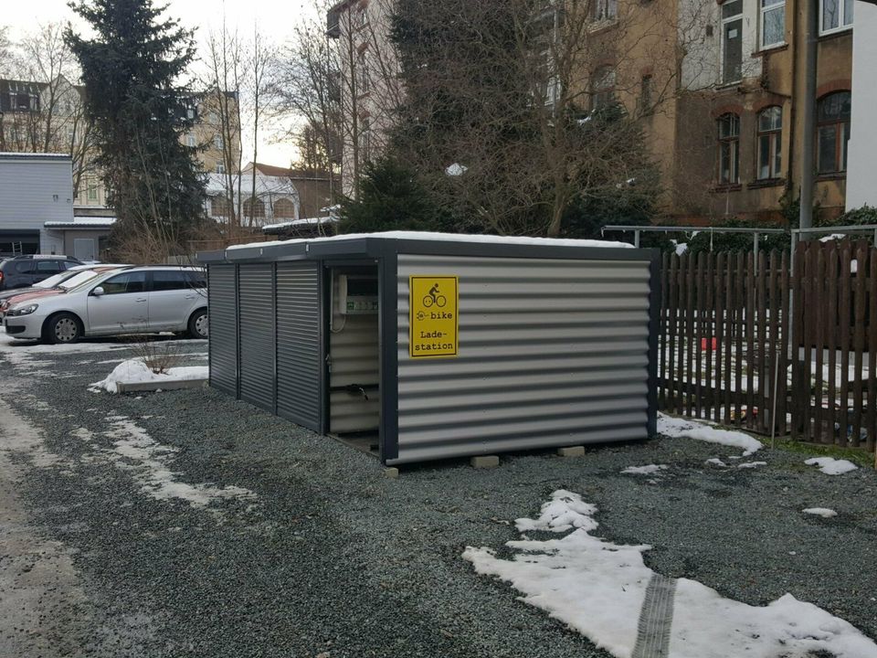 Elektro Bike Garagen +  Strom von der Ladestation ! (passen auch zwei Stück rein ) in Plauen